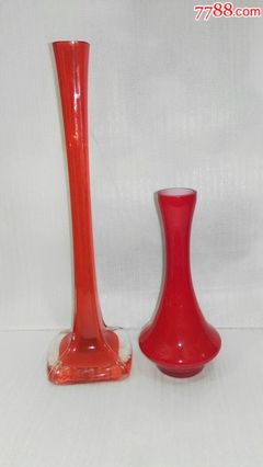 兩件玻璃器